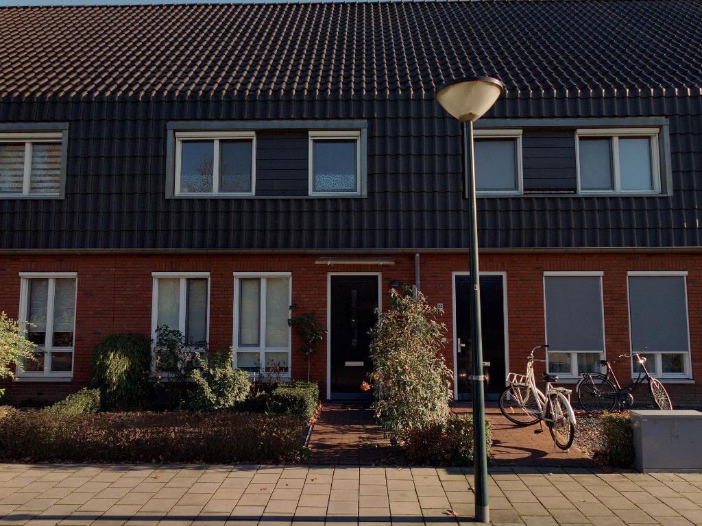 Tussenwoning te huur: Anky van Grunsvenstraat 24, Bolst Erp