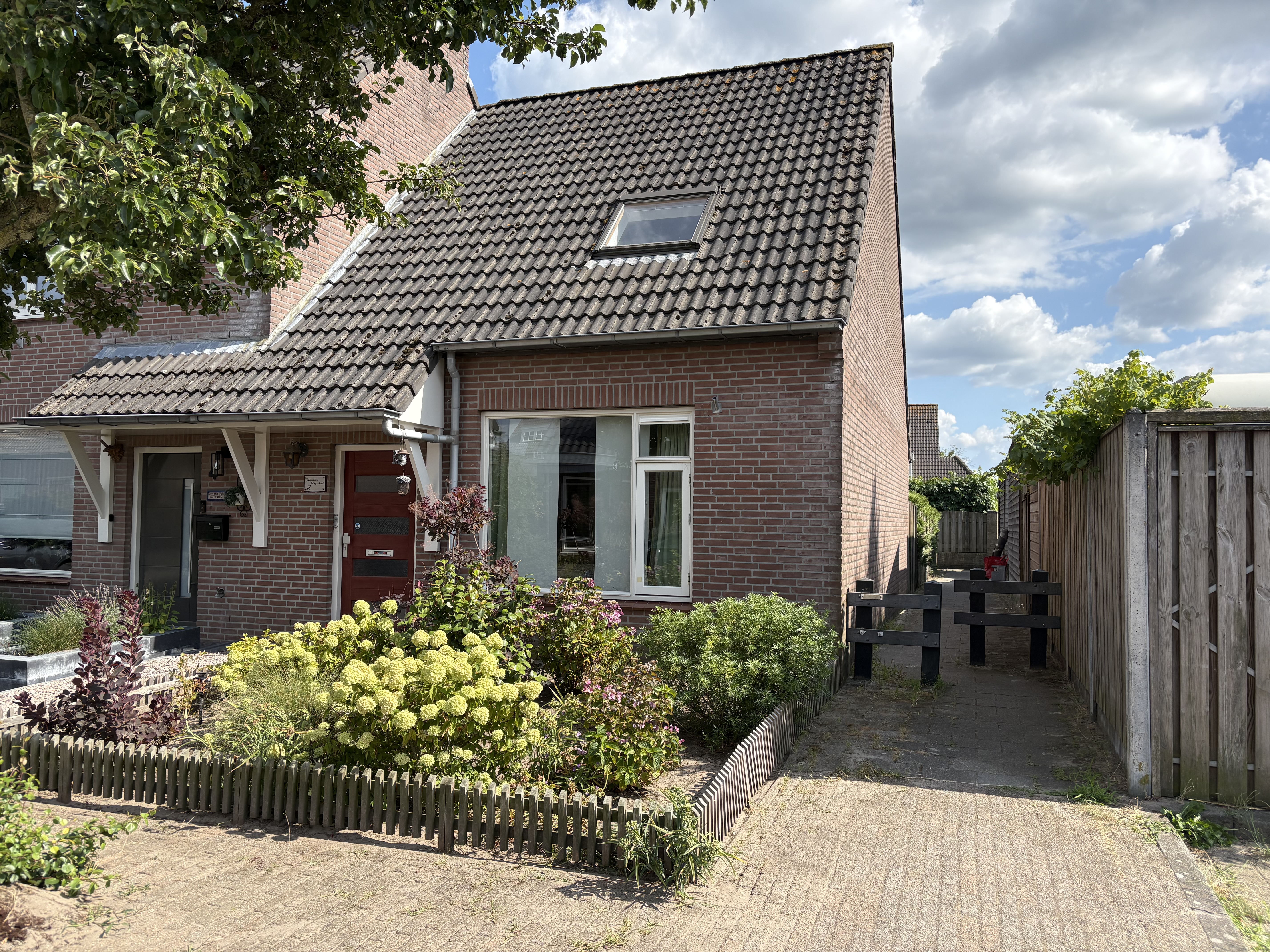 Hoekwoning te huur: De Langvelden 2, Esch Esch