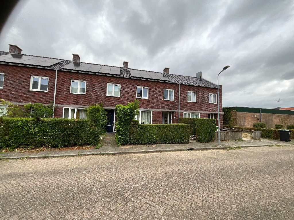 Tussenwoning te huur: Balbaostraat 17, De Schutskamp 'S-Hertogenbosch